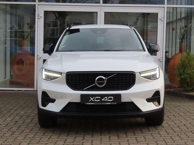 Gebraucht Volvo XC40 Plus 211 PS (155 kW) 2022 Weiß SUV