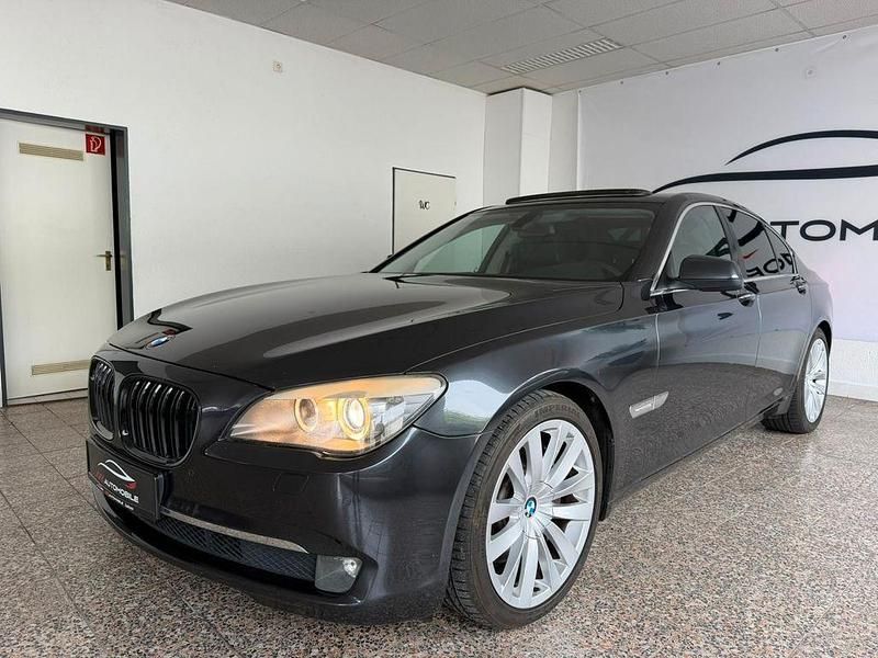 Gebraucht BMW 740 Performance 326 PS (239 kW) 2008 Grau Limousine