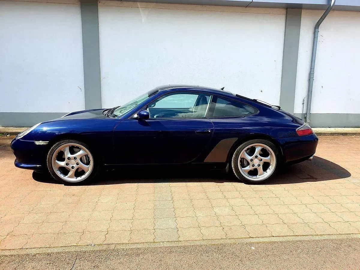 Gebraucht Porsche 911 Carrera 4 300 PS (220 kW) 2001 Blau Coupé
