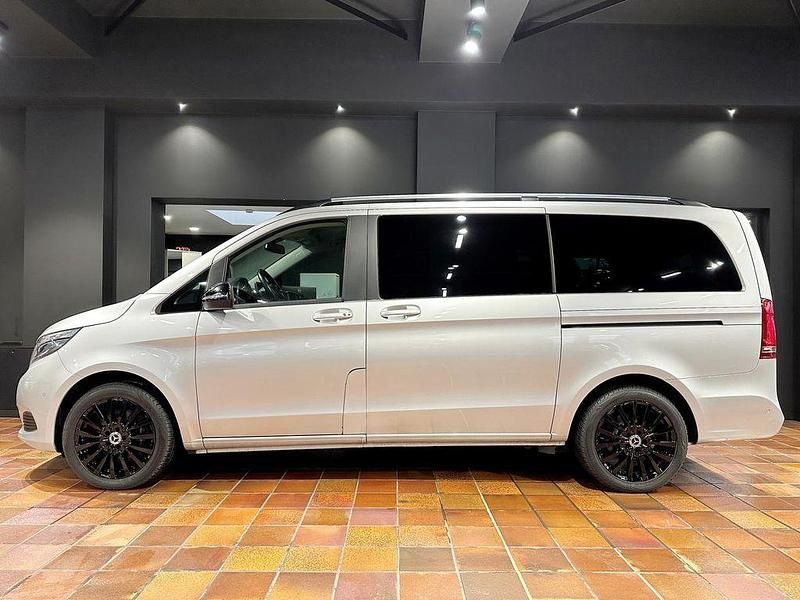 Gebraucht Mercedes V220 Night 163 PS (119 kW) 2019 Brillantsilber metallic mb 974 Van / Kleinbus