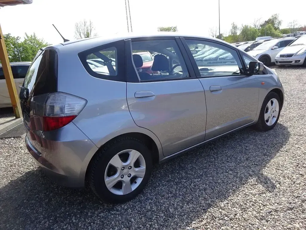 Gebraucht Honda Jazz Trend 90 PS (66 kW) 2010 Grau Kleinwagen