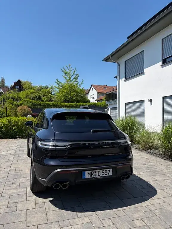 Gebraucht Porsche Macan 265 PS (194 kW) 2023 Schwarz SUV