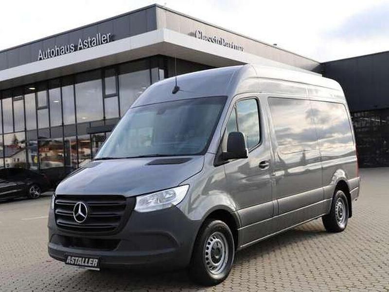Gebraucht Mercedes Sprinter 170 PS (125 kW) 2023 Selenitgrau metallic Van
