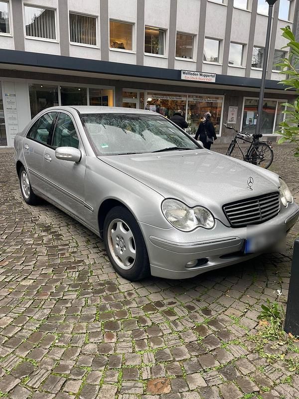 Silber Gebraucht 2003 Mercedes C200 Limousine | 1.850 € (Fairer Preis) - Bild 1/4