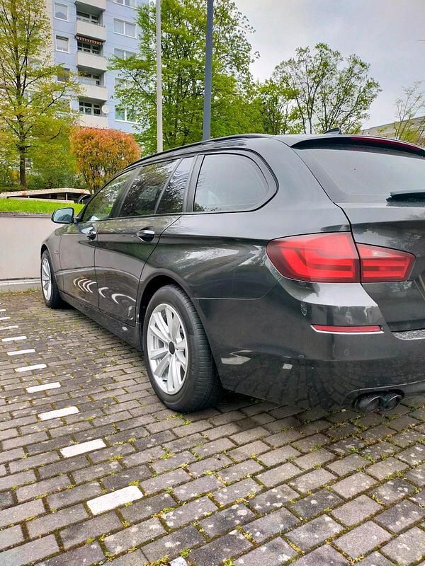 Gebraucht BMW 525 218 PS (160 kW) 2012 Grau Kombi