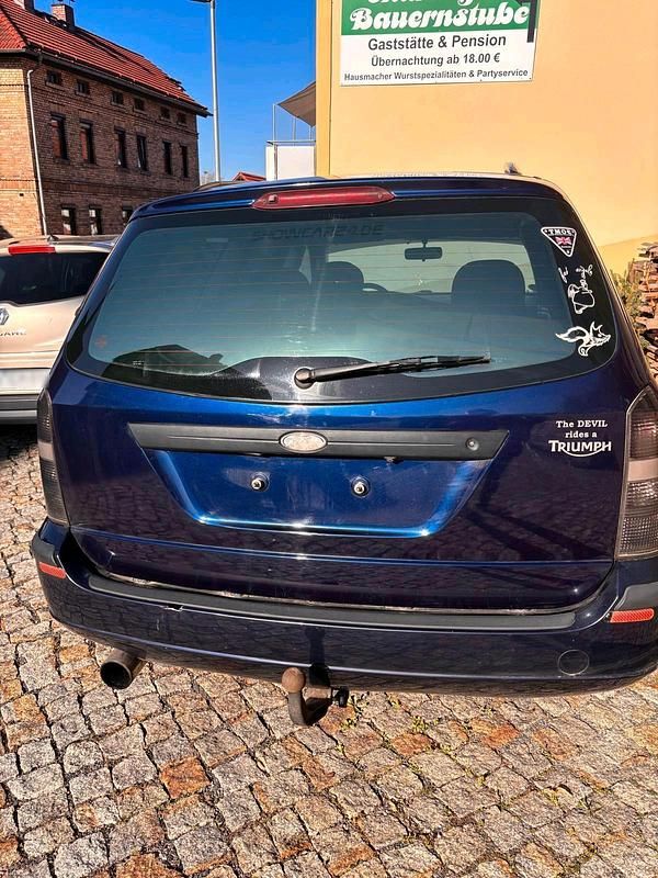 Gebraucht Ford Focus 90 PS (66 kW) 2002 Blau Kombi