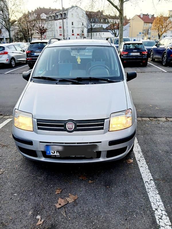 Grau Gebraucht 2009 Fiat Panda Kleinwagen | 2.700 € (Fairer Preis) - Bild 1/4