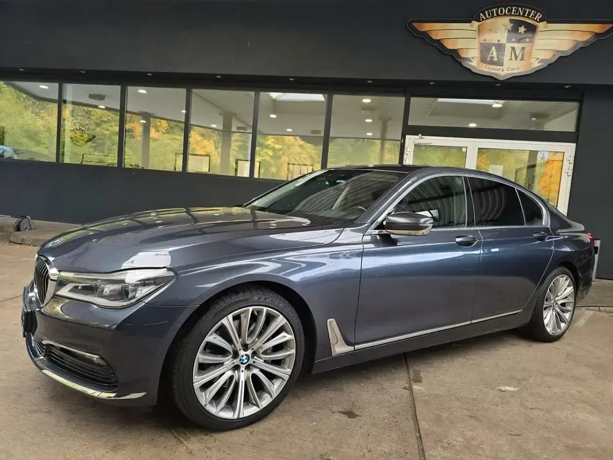 Gebraucht BMW 740L 320 PS (235 kW) 2016 Arktikgrau Limousine