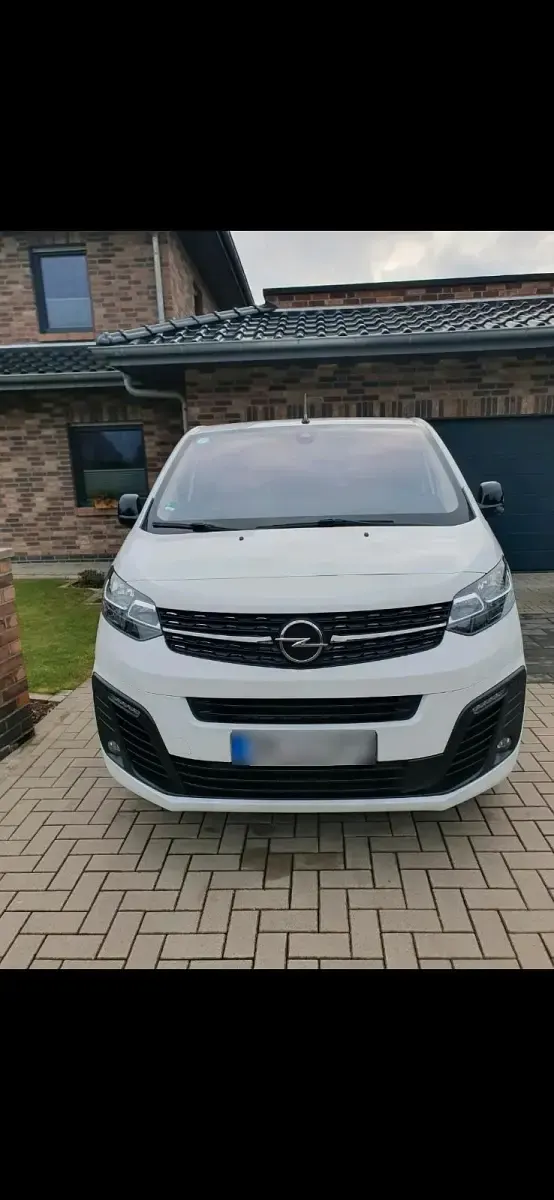 Gebraucht Opel Vivaro-e Combi 144 PS (105 kW) 2022 Weiß Van / Kleinbus