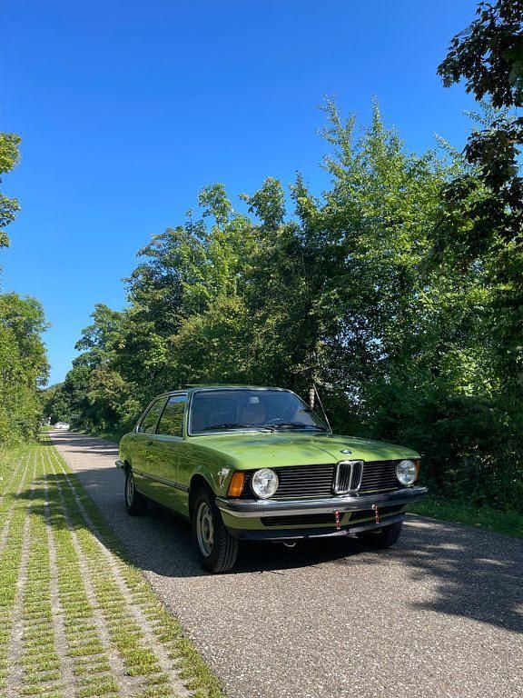 Grün Gebraucht 1979 BMW 318 Limousine | 13.499 € - Bild 1/4