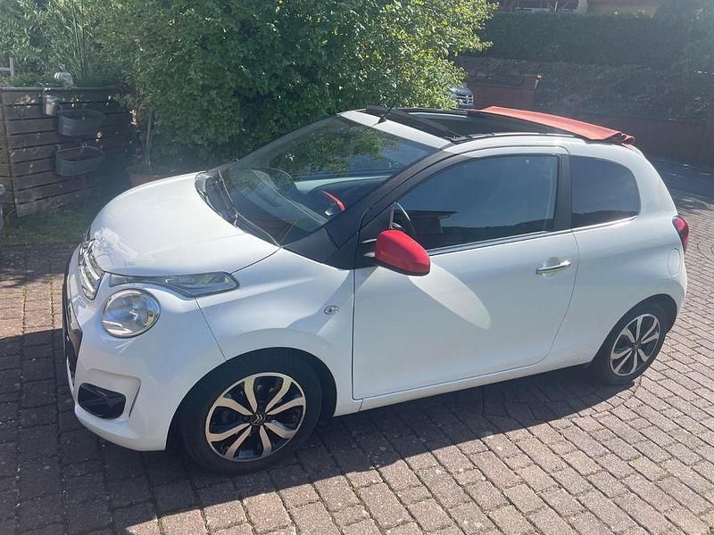 Weiß Gebraucht 2016 Citroën C1 PureTech Kleinwagen | 8.500 € (Teuer) - Bild 1/4