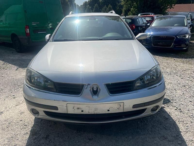 Grau Gebraucht 2007 Renault Laguna II Avantage Kombi | 2.100 € - Bild 1/4