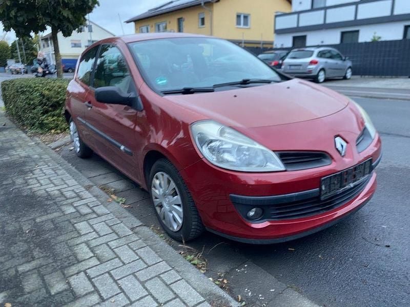 Rot Gebraucht 2005 Renault Clio III Expression Kleinwagen | 1.900 € (Fairer Preis) - Bild 1/4