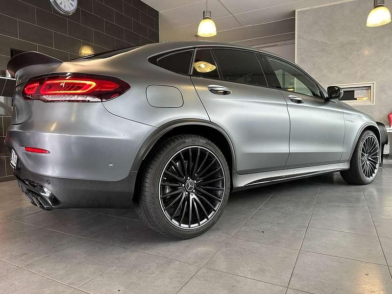 Gebraucht Mercedes GLC63 AMG AMG 476 PS (350 kW) 2020 Designo magno matt Coupé