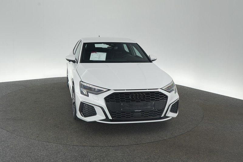 Gebraucht Audi A3 S-Line 150 PS (110 kW) 2024 Gletscherweiß metallic Limousine