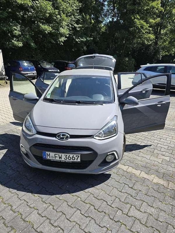Grau Gebraucht 2016 Hyundai i10 Style Kleinwagen | 7.000 € (Guter Preis) - Bild 1/4