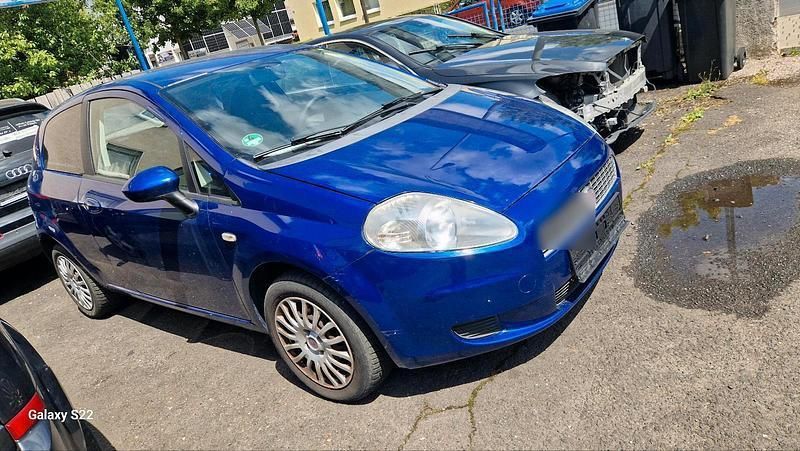 Blau Gebraucht 2009 Fiat Punto Kleinwagen | 1.700 € (Etwas zu teuer) - Bild 1/4