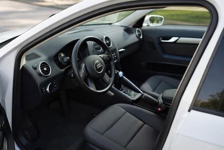 Gebraucht Audi A3 Sportback 160 PS (117 kW) 2012 Weiß Kleinwagen