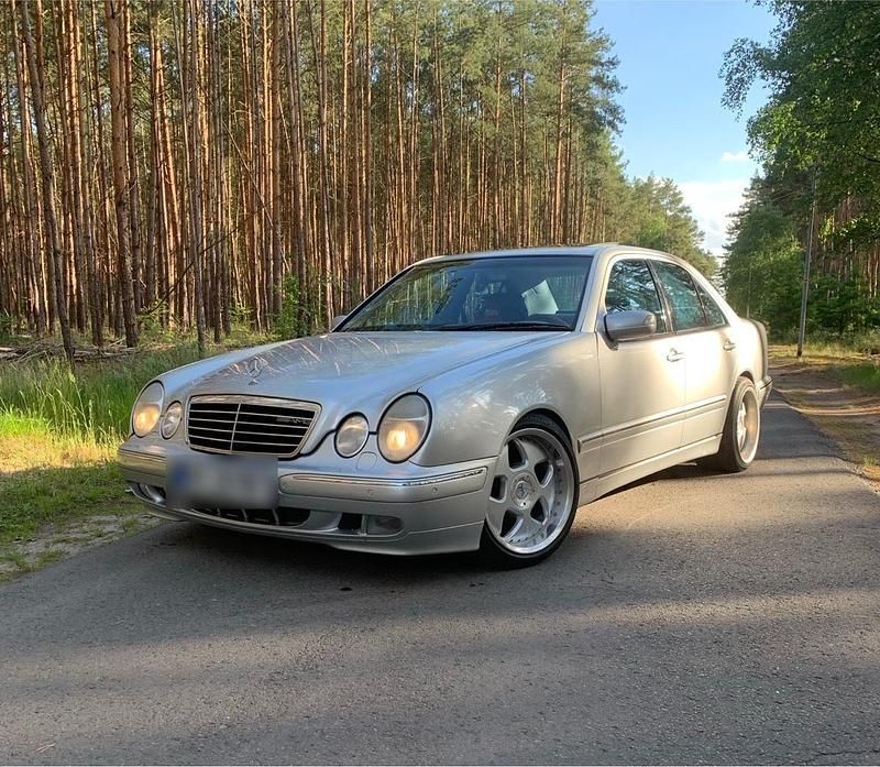 Silber Gebraucht 2001 Mercedes E320 Limousine | 6.800 € (Guter Preis) - Bild 1/4