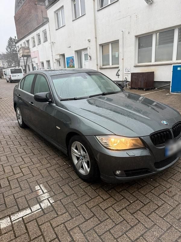 Gebraucht BMW 318 143 PS (105 kW) 2009 Grün Limousine