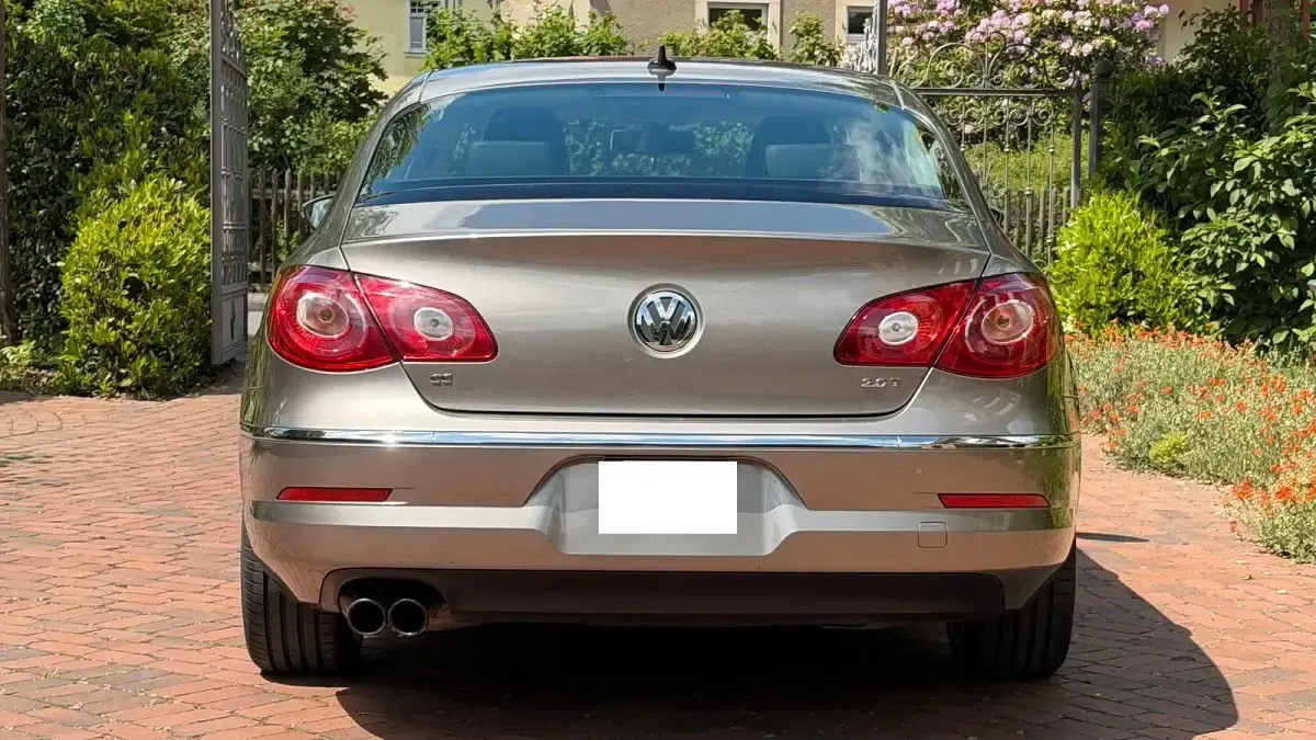 Gebraucht VW Passat 200 PS (147 kW) 2011 Beige Limousine