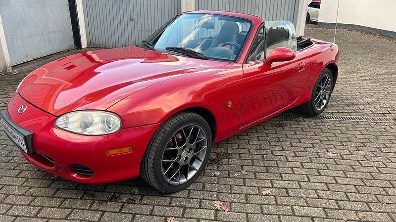 Rot Gebraucht 2004 Mazda MX5 Cabrio | 4.940 € (Fairer Preis) - Bild 1/4