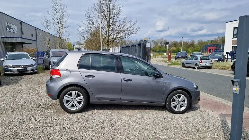 Gebraucht VW Golf VII Match 105 PS (77 kW) 2012 Grau Limousine