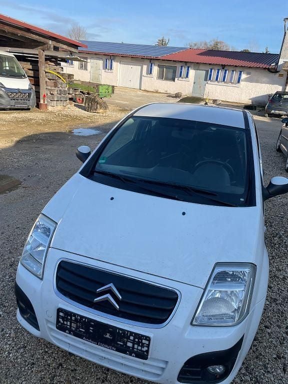 Weiß Gebraucht 2009 Citroën C2 VTR Sport Kleinwagen | 1.799 € (Guter Preis) - Bild 1/4