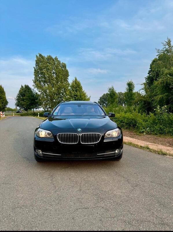 Blau Gebraucht 2012 BMW 520 Comfort Edition Kombi | 7.000 € (Superpreis) - Bild 1/4