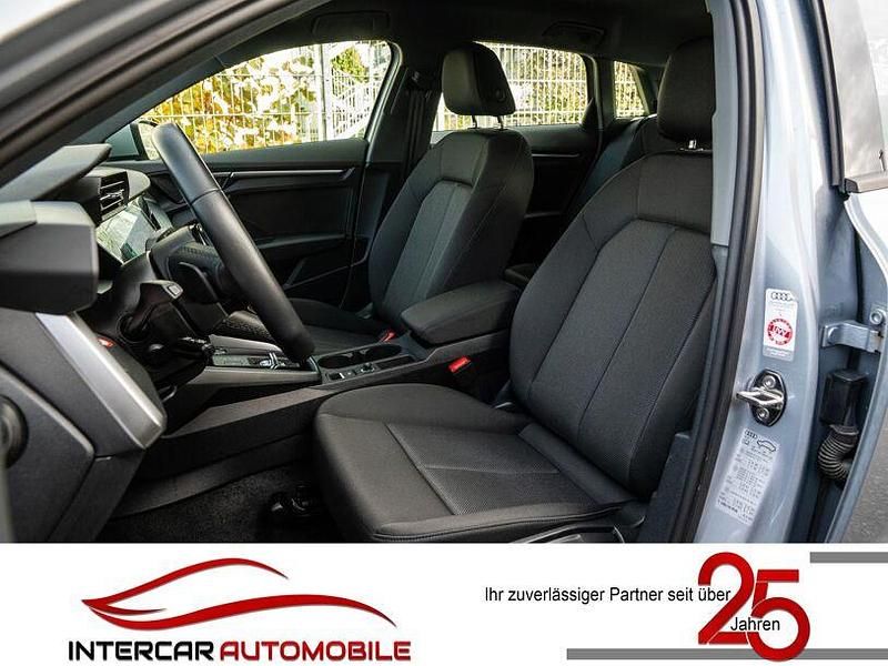 Gebraucht Audi A3 Ambiente 150 PS (110 kW) 2022 Florettsilber metallic Limousine