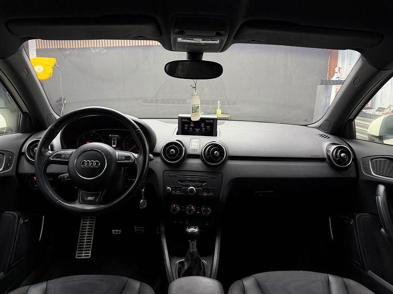 Gebraucht Audi A1 S-Line 143 PS (105 kW) 2011 Weiß Kleinwagen