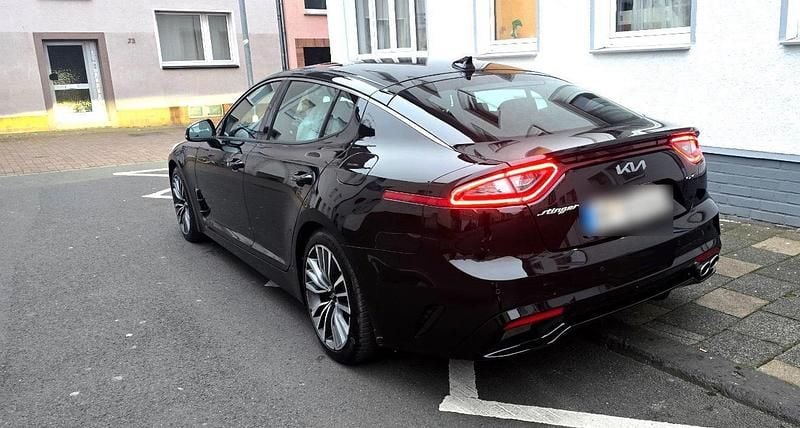 Gebraucht Kia Stinger 200 PS (147 kW) 2018 Schwarz Kleinwagen