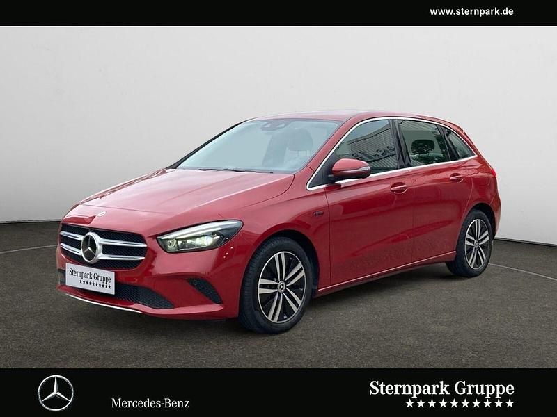 Rot Gebraucht 2021 Mercedes B250e Progressive Van / Kleinbus | 23.740 € (Fairer Preis) - Bild 1/4