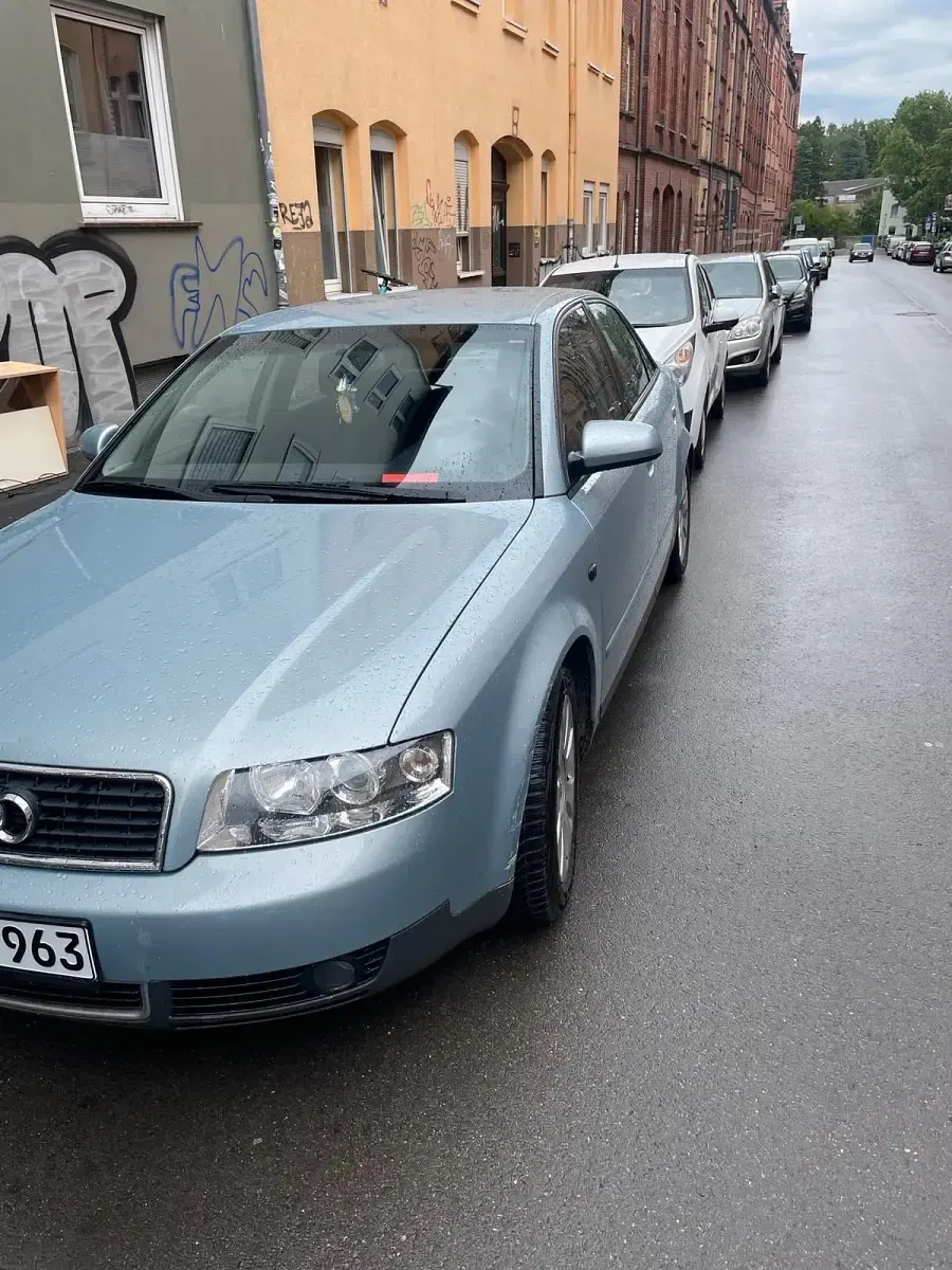 Używany Audi A4 131 KM (96 kW) 2001 Niebieski Sedan/Limuzyna