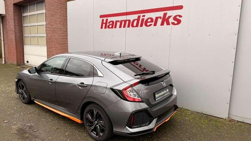 Gebraucht Honda Civic Elegance 126 PS (92 kW) 2019 Polished metal metallic (metallic) Limousine