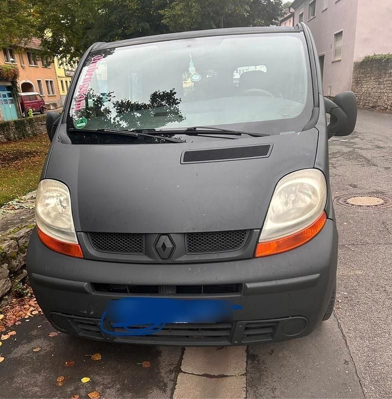 Schwarz Gebraucht 2005 Renault Trafic Van / Kleinbus | 4.600 € (Fairer Preis) - Bild 1/4