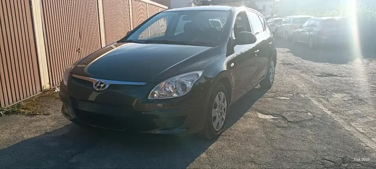 Gebraucht Hyundai i30 Edition+ 109 PS (80 kW) 2008 Schwarz Kleinwagen