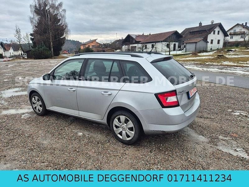 Gebraucht Skoda Fabia Joy 90 PS (66 kW) 2016 Silber Kombi