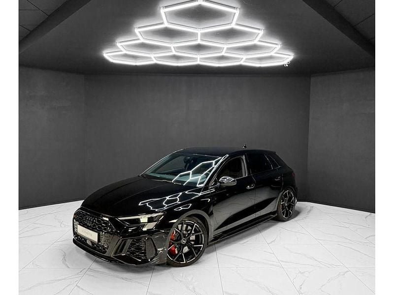Schwarz Gebraucht 2022 Audi RS3 Sportback Sport Kleinwagen | 56.900 € (Fairer Preis) - Bild 1/4