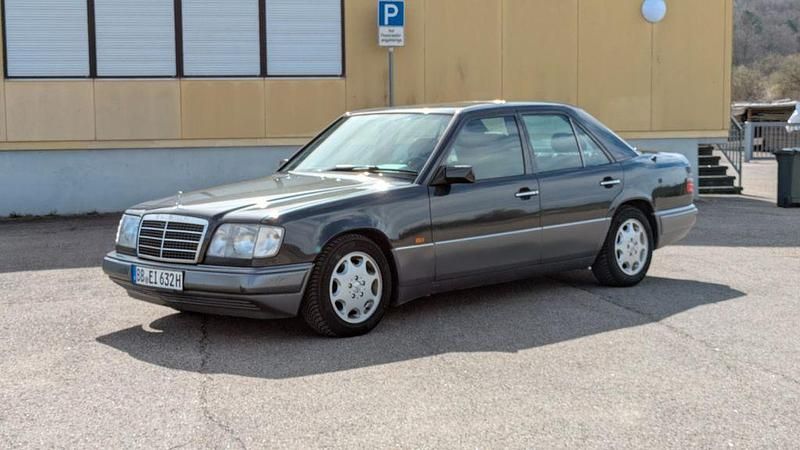 Gebraucht Mercedes E320 220 PS (161 kW) 1994 Schwarz Limousine