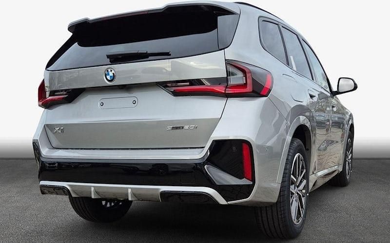 Neu BMW X1 170 PS (125 kW) 2026 Silber SUV