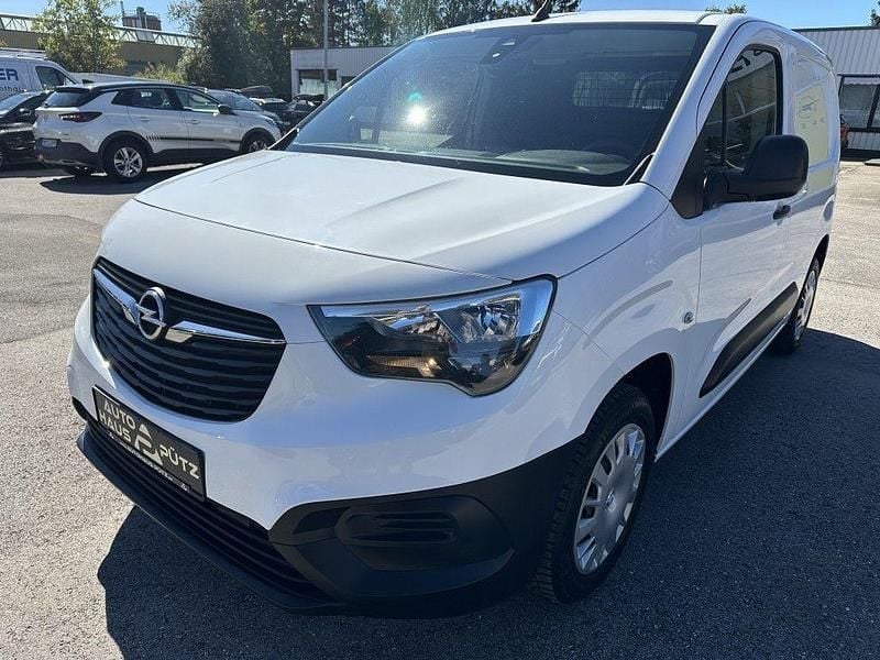 Weiß Gebraucht 2019 Opel Combo Edition Van / Kleinbus | 8.985 € (Guter Preis) - Bild 1/3