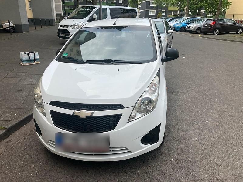 Używany Chevrolet Spark 68 KM (50 kW) 2011 Biały Hatchback