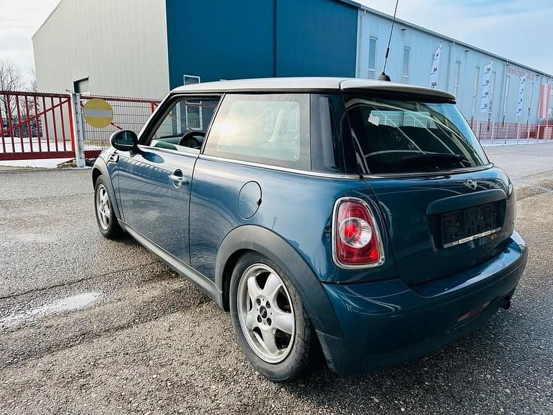 Gebraucht Mini Cooper 75 PS (55 kW) 2011 Blau Kleinwagen