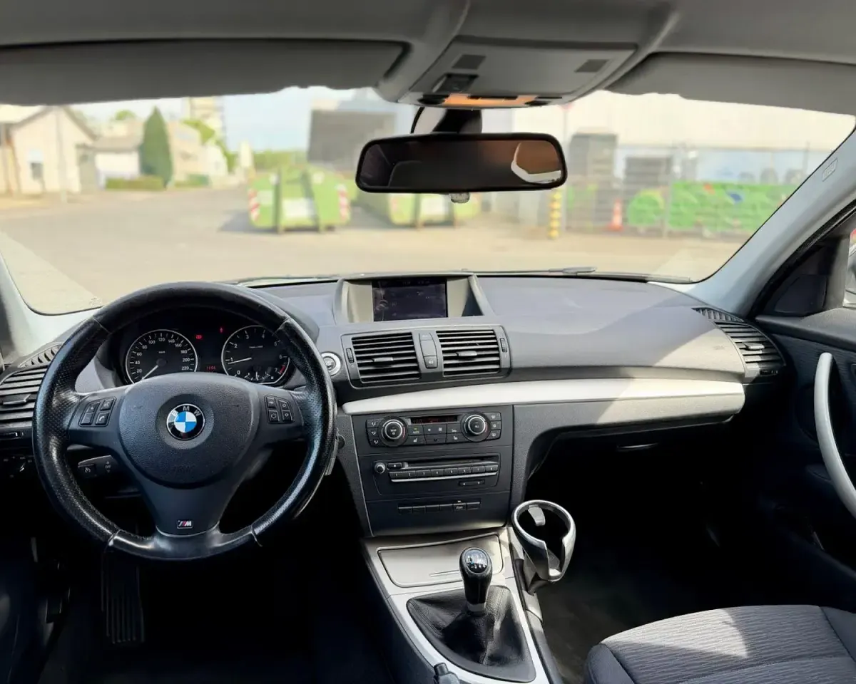 Gebraucht BMW 118 143 PS (105 kW) 2011 Grau Kleinwagen