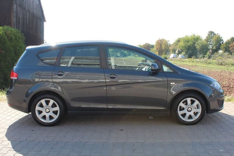 Gebraucht Seat Altea Style 125 PS (91 kW) 2011 Grau Van / Kleinbus