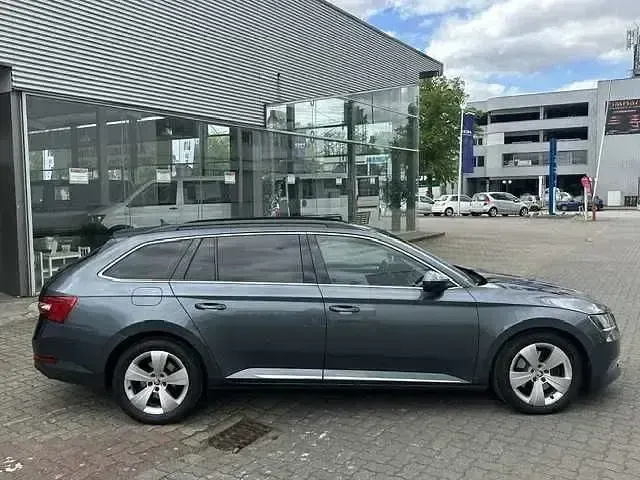 Gebraucht Skoda Superb Ambition 190 PS (139 kW) 2016 Grau Kombi