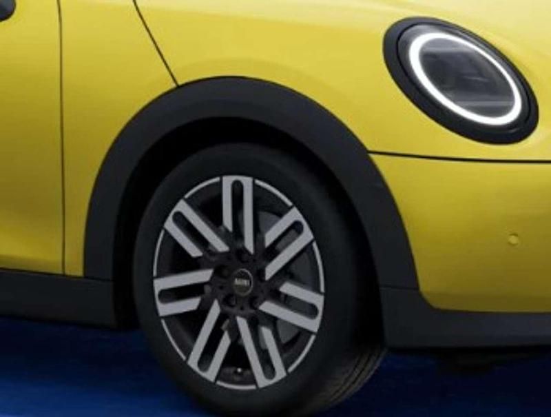 Gebraucht Mini Cooper Classic 156 PS (114 kW) 2024 Gelb Kleinwagen