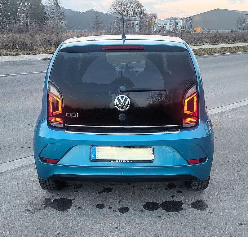 Gebraucht VW up! Highline 60 PS (44 kW) 2017 Blau Kleinwagen