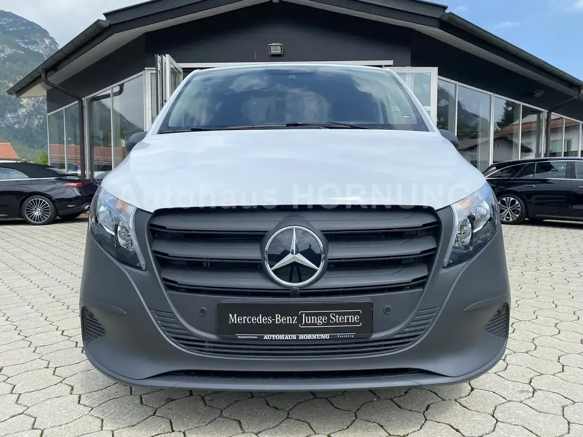 Gebraucht Mercedes Vito 163 PS (119 kW) 2026 Arktikweiß Van